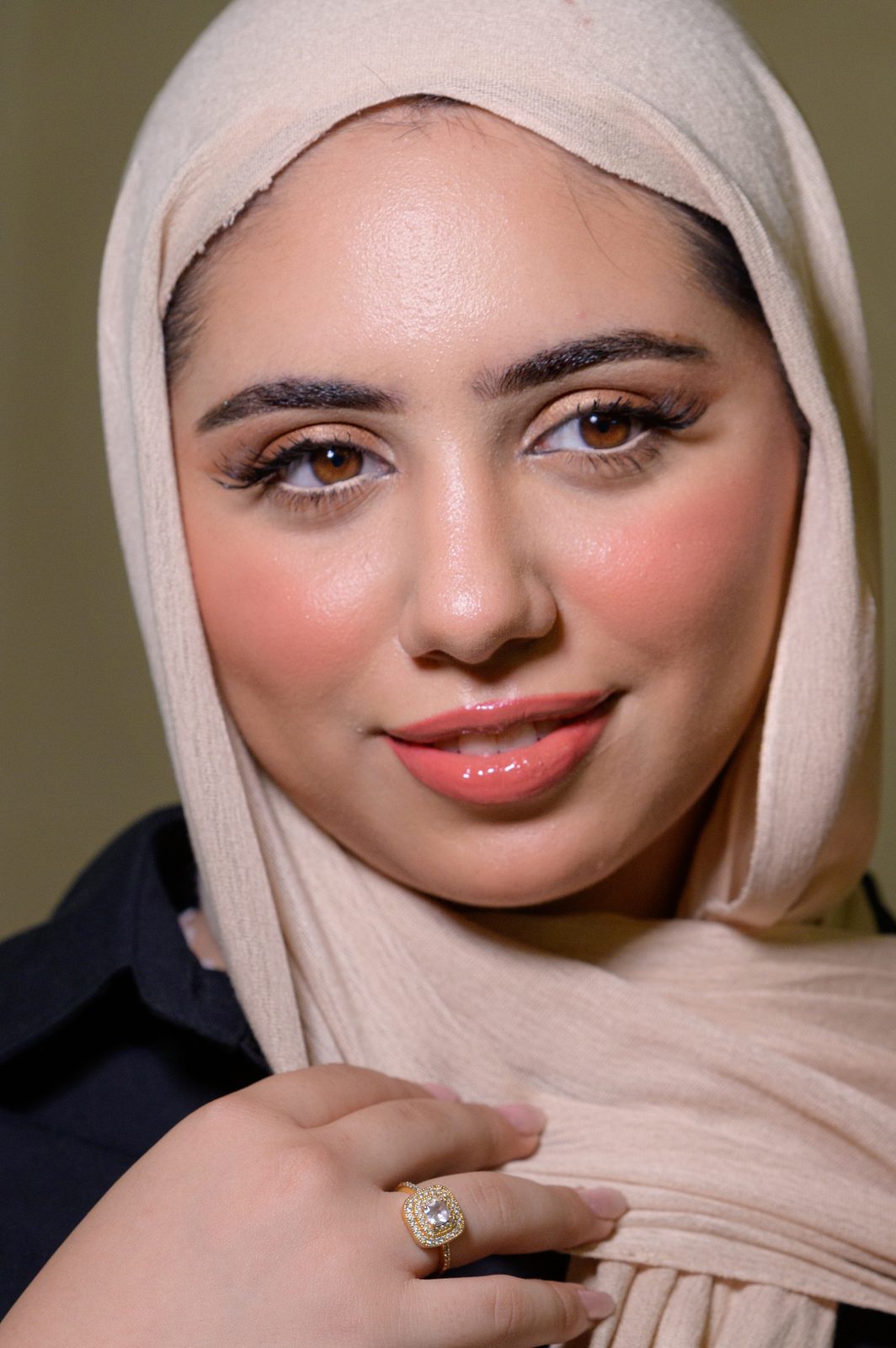 Natural radiant makeup with defined brows and nude lips